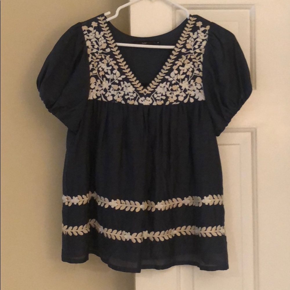 Hazel boutique embroidered boho top size Medium